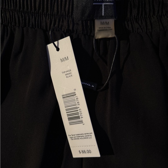 Tahari Charcoal Pleated pant with pocket - Picture 8 of 9